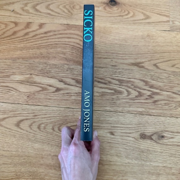 [SIGNED] Special Edition Cover of Sicko by Amo Jones - Picture 6 of 6